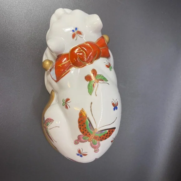 Vtg Porcelain Sleeping Cat w/ Hand Painted Butterflies - Made in Japan #268 - Picture 8 of 9
